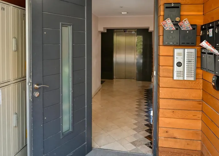 With Free Parking Apartment