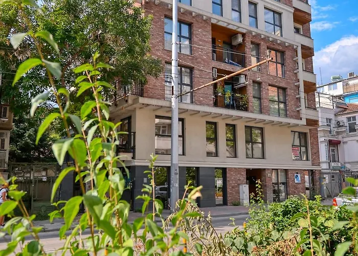 Apartment With Free Parking