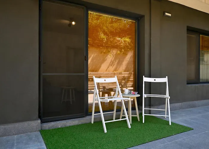 Apartment With Free Parking *